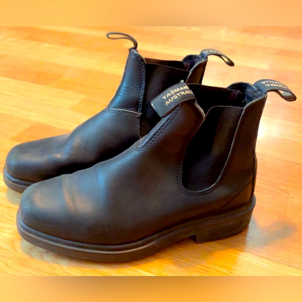 BLUNDSTONE boots Chelsea black size women’s 6.5.